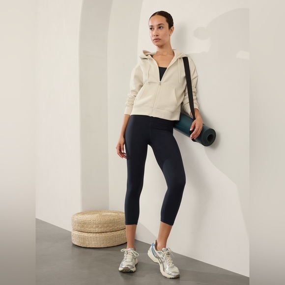 Athleta Elation Ultra High Rise Back Pocket Buttery Soft Capri in Navy Sz S - Picture 2 of 13